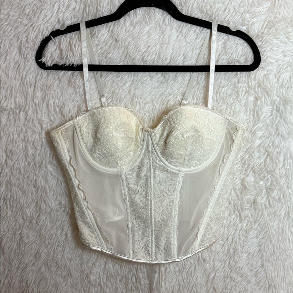 SHEIN Cream Lace Crop Top